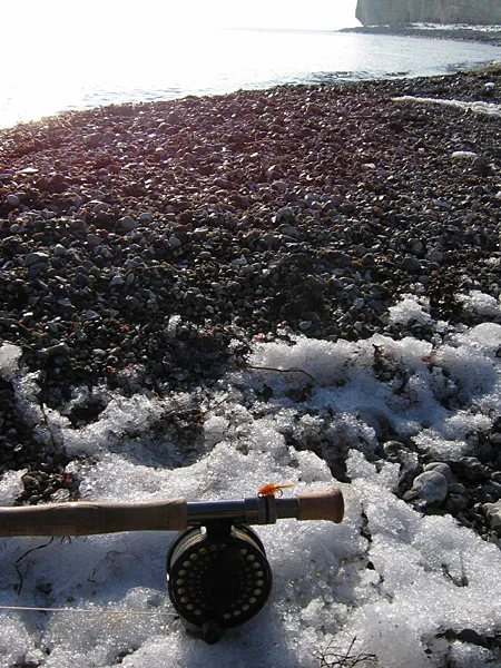 The scene - The scene for a macro photo of a winter fly. Has it all: snow, gear, fly, view and good light.